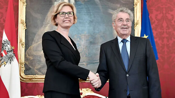 Kraker bei der Angelobung mit Heinz Fischer in der Hofburg