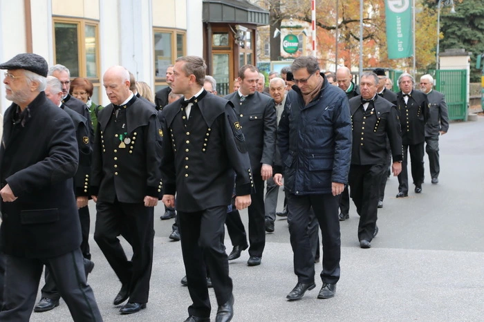 Dass sich die Freunde des Barbarabieres in diesem Jahr auf einen noch besseren Geschmack des Gerstensaftes freuen dürfen, schilderte in gewohnt launiger und fachkundiger Weise Braumeister Andreas Werner.