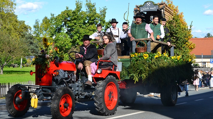 Entwickelt aus regionalen kleinen Weinkostveranstaltungen, ist das Eibiswalder Weinlesefest schon seit Jahren Höhepunkt im herbstlichen Terminkalender der südlichen Weststeiermark.