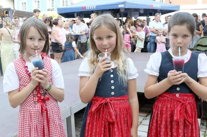 Übrigens: Ein Video vom Straßburger Stadtfest gibt es auf Facebook Kleine Zeitung St. Veit/Feldkirchen zu sehen! Klicken Sie sich durch die Fotogalerie!