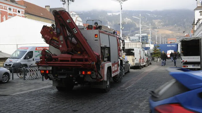 Am Mittwoch Vormittag musste das Rote Kreuz Leoben mit einem Notarzt und einem Rettungstransportwagen zu einem Arbeitsunfall auf den Leobener Hauptplatz ausrücken.