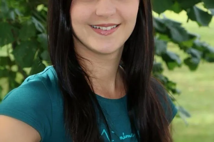 Cornelia Zierler, Weiz: Ich werde heute 32 – also 8 – Jahre alt. Ich finde, dieser Geburtstag ist ja nicht so etwas Besonderes, allerdings fragen mich die Leute schon immer wieder: „Wie alt bist du jetzt wirklich?“ Ich feiere an den Schaltjahren am 29. Februar Geburtstag, sonst entweder davor oder danach. Dass ich gerade am 29. geboren worden bin, ist ein Zufall, eigentlich hätte ich zwei Wochen davor auf die Welt kommen sollen.