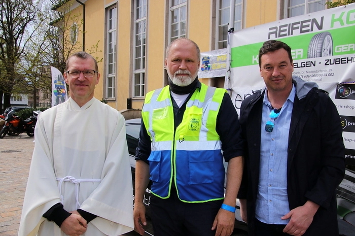 Für die Stadtgemeinde Bärnbach begrüßte Bürgermeister Jochen Bocksruker (rechts) die große Schar und bedankte sich bei Maurer für die alljährlich hervorragende Organisation dieses Events am 1. Mai.