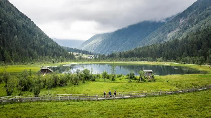 Blick auf den Stappitzer See und den Naturerlebnisweg Seebachtal