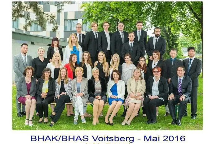 Mit Auszeichnung hat Martin Kriegl bestanden. Guter Erfolg: Carina Kompass, Christina Stroißnig. Bestanden: Dominik Bada, Linda Bliem, Saskia Brandstätter, Rifat Büyükyorulmaz, Manuel Geißler, Gerhard Linhart, Lisa Maurer, Melanie Rom, Kerstin Schilling, Katja Schlatzer.