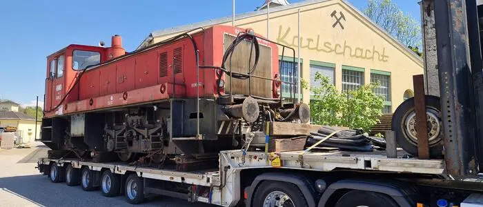 Auch Fahrzeuge und Geräte wie diese Lokomotive sind im Bergbaumuseum zu sehen