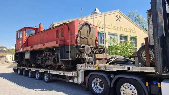 Auch Fahrzeuge und Geräte wie diese Lokomotive sind im Bergbaumuseum zu sehen