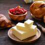 Butter, Margarine oder vegane Varianten gehören für viele Menschen zum täglichen Speiseplan 