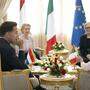 Mark Rutte (Niederlande), Ursula von der Leyen und Georgia Meloni (Italien) bei der tunesischen Ministerpräsidentin Najla Bouden: Mehr und bessere Abkommen mit Drittländern