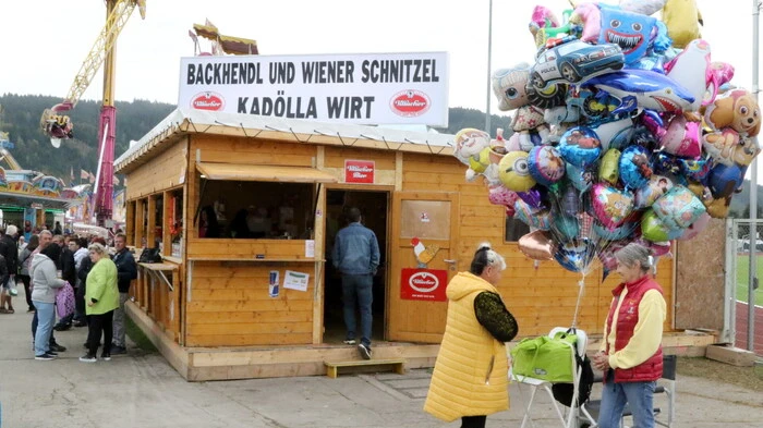 Wenn man nach einer gemütlichen Wiesenmarktrunde ein gepflegtes Backhendl will? Dann ist die richtige Adresse der „Kadöllawirt“ von Sabrina Pappler. 