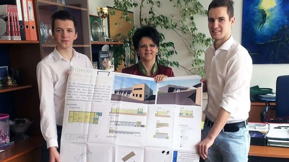 Valentin Berghofer, Bgmin. Landtagsabgeordnete a. D. Waltraud Schwammer und Hofer Thomas mit dem Entwurf für den neuen Bauhof