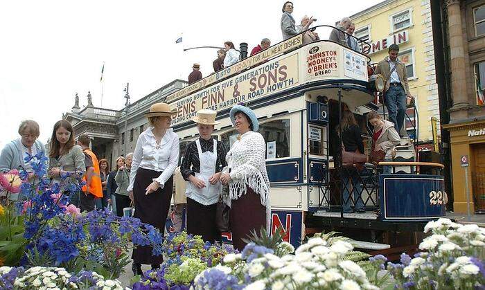 In Dublin wird der Bloomsday mit Rundgängen zu Schauplätzen des Romans gefeiert - und das gern in historischen Kostümen
