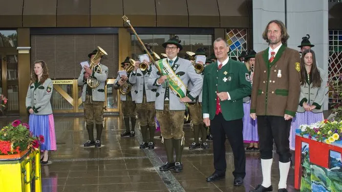 Da war ordentlich was los - bei der 71. Generalversammlung des Steirischen Blasmusikverbandes. Zur Begrüßung der Gäste spielte der Musikverein Seckau unter der Leitung von Kapellmeister Martin Stocker.