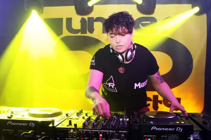 DJ MISS MABUKA - Corinna Nothegger sorgte im Kulturhaus Fresach für Partystimmung.