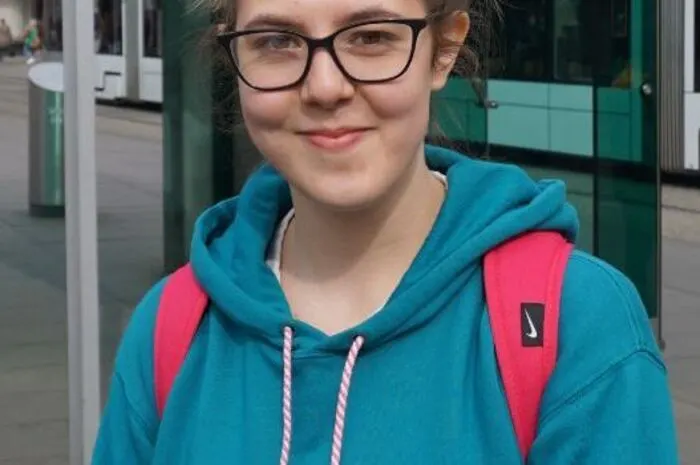 Nela Hidic (19), aus Bosnien, Studentin inGraz: Also, Robert Stolz, der war vielleicht eine berühmtePersönlichkeit. Ich würde sagen, das war ein Arzt oder ein Musiker