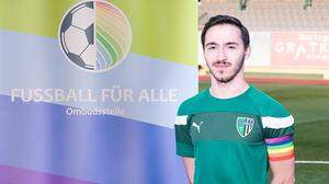 Für das Projekt „Fußball für alle“ wird Oliver Egger am Tuntenball mit der Goldenen Panthera ausgezeichnet. 