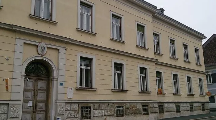 Das Gebäude ist im Besitz von Helmut Marko