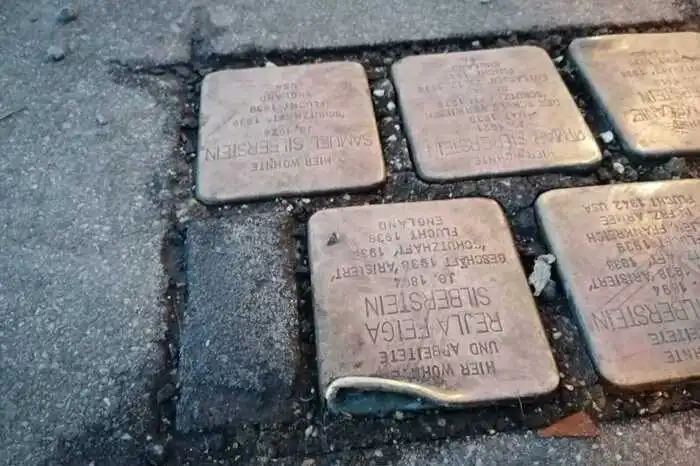 Im Mai 1938 wurden die Geschäfte der Familie unter "kommissarische Verwaltung" gestellt: Das NS-Regime hat die "Entjudung" der Witschaft angeordnet. Mehrere Familienmitglieder wurde in "Schutzhaft" genommen.