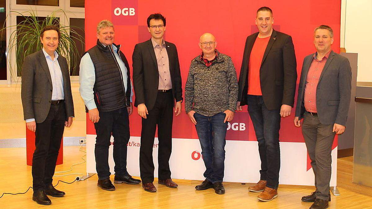 ÖGB Landessekretär Georg Steiner, die Stellvertreter Christian Wegscheider, Martin Kowatsch sowie Peter Lederer, Regionalvorsitzender Stefan Hölbling und ÖGB- Regionalsekretär Andreas Unterrieder (von links)