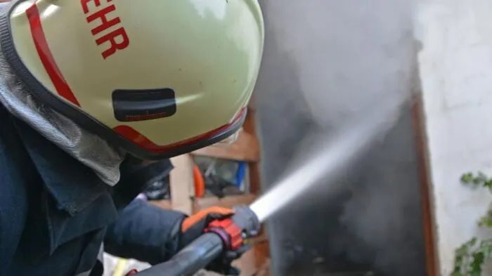 Die Feuerwehren aus Pölfing-Brunn und Wies waren mit 17 Mann im Einsatz. 