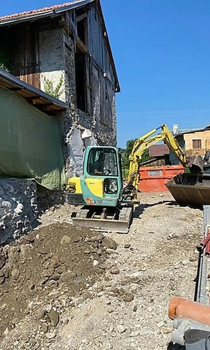 Das alte Gebäude wird derzeit geschleift 