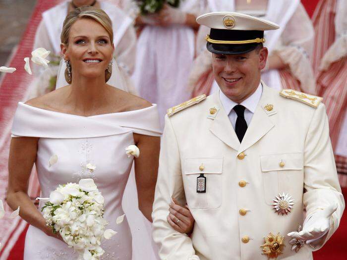 Charlène lächelnd bei ihrer Hochzeit in einem Kleid von Giorgio Armani