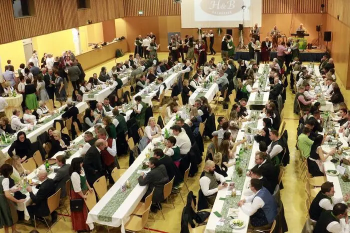 Die Begrüßung wurde von den Jagdhornbläsern des Steirischen Jagdschutzzweigvereines Fürstenfeld musikalisch umrahmt. 