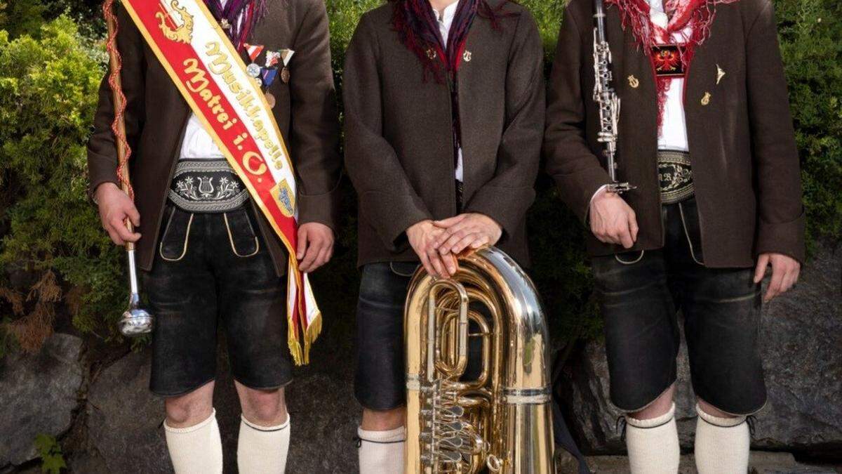 Lukas Resinger (links) ist auch Stabführer bei der Musikkapelle