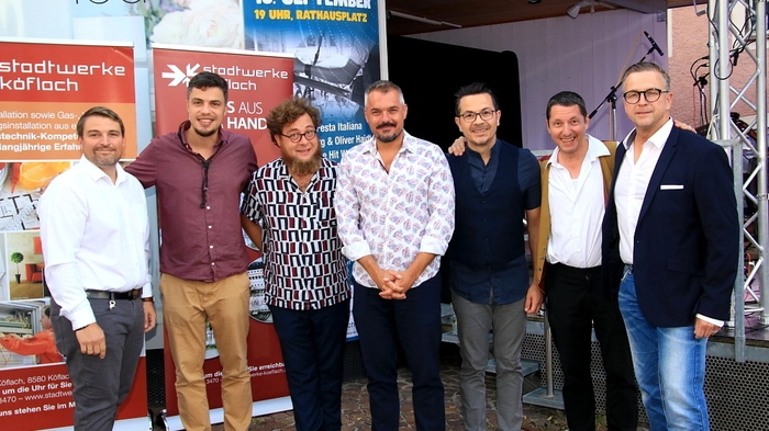 Eddie Luis und seine Jazzbanditen spielten sich mit viel Feingefühl und Spielfreude quer durch Jazz, Pop- Volks- Film- und Tanzmusik in die Herzen der Besucher.