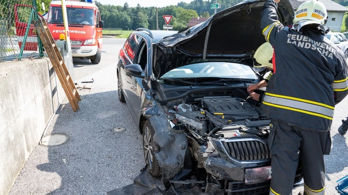 An den beiden Fahrzeugen entstand ein erheblicher Sachschaden