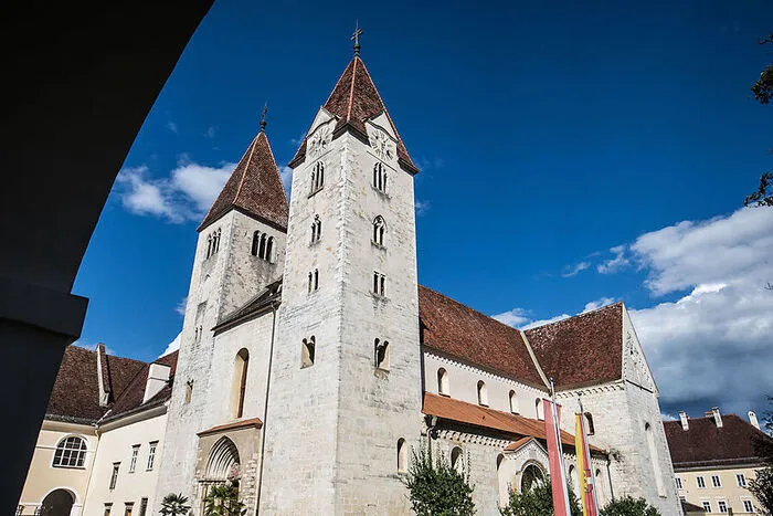 Der St. Pauler Kultursommer lädt von Anfang Juni bis Mitte August unter dem Motto "Musik zwischen Himmel und Erde" zu 13 Konzerten. Karten kann man unter www.kuso-stpaul.com bereits erwerben.