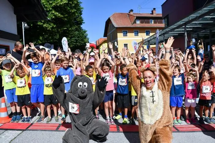 Auch für die kleinen Sportler gibt es Laufbewerbe über verschiedene Distanzen.