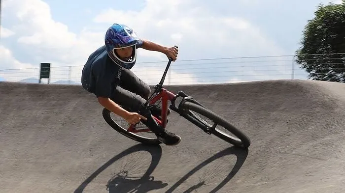 Der erste asphaltierte Pumptrack der Steiermark lockt ins Sportzentrum Knittelfeld