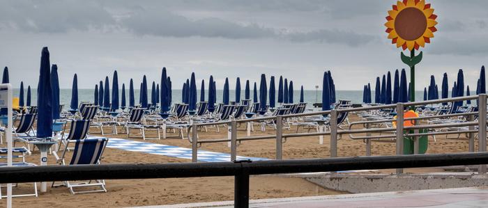 Dunkle Wolken über Jesolo 