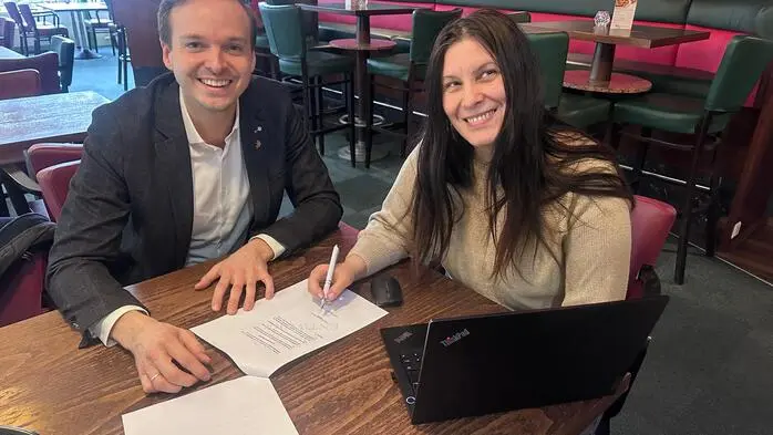 Der Frohnleitner Bürgermeister Johannes Wagner mit Investorin Elitsa Polizoeva