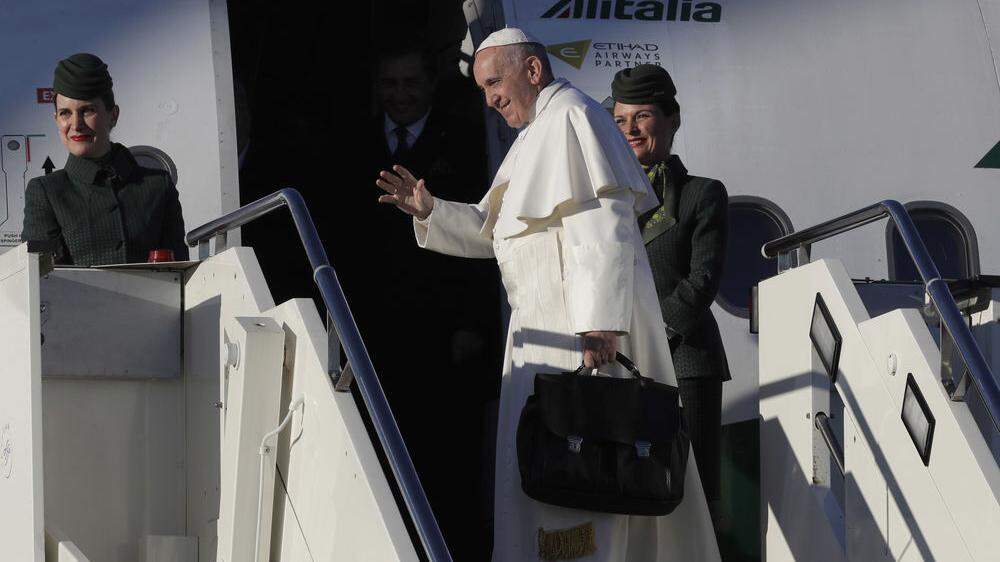 Papst Franziskus bei seiner Abreise