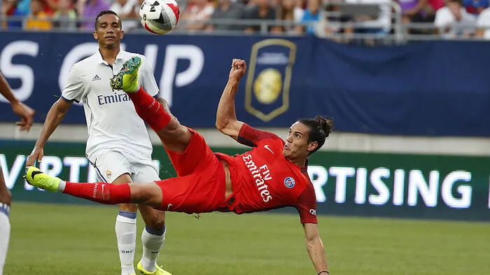 So eine "Flugshow" von Edinson Cavani wird es in Klagenfurt nicht geben