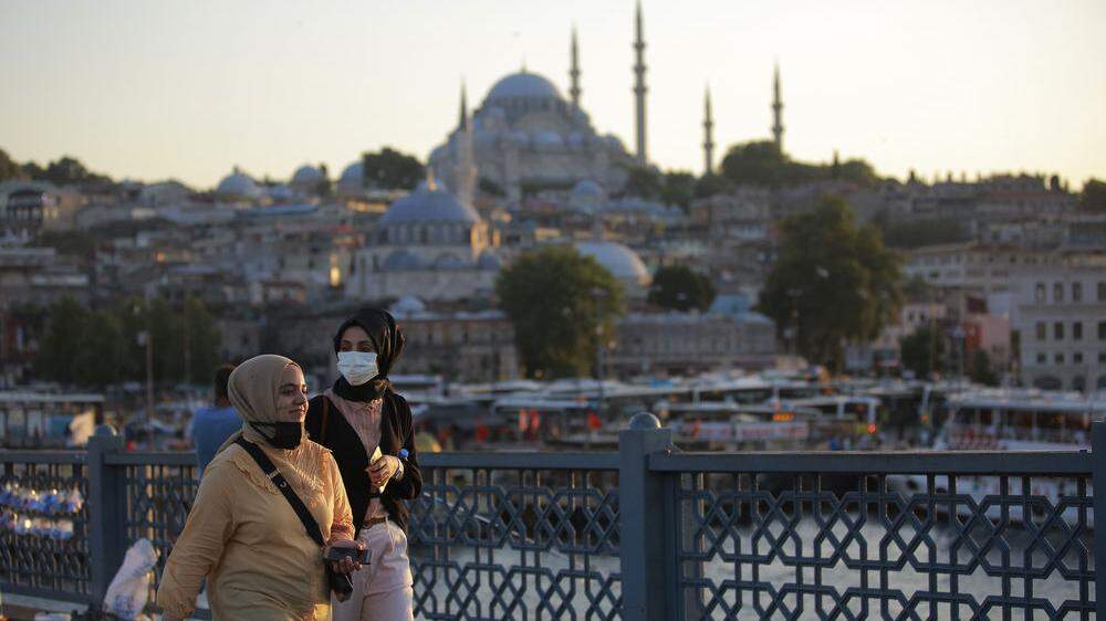 Blick von der Galata-Brücke in Istanbul 