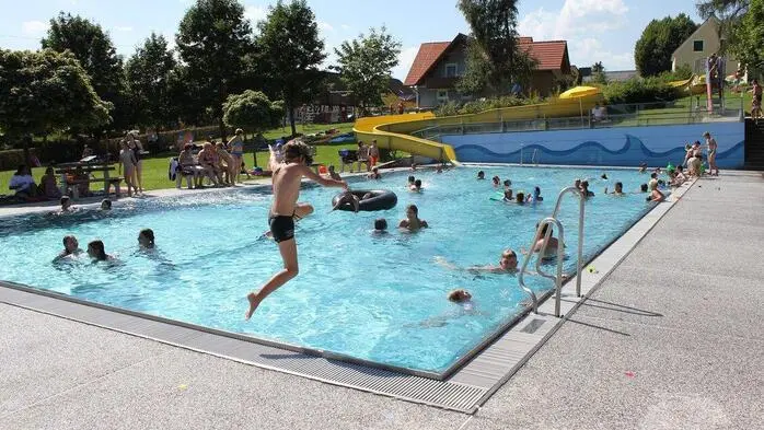 Ungewöhnlich für das Freibad Strallegg: Geöffnet war bis in den September hinein