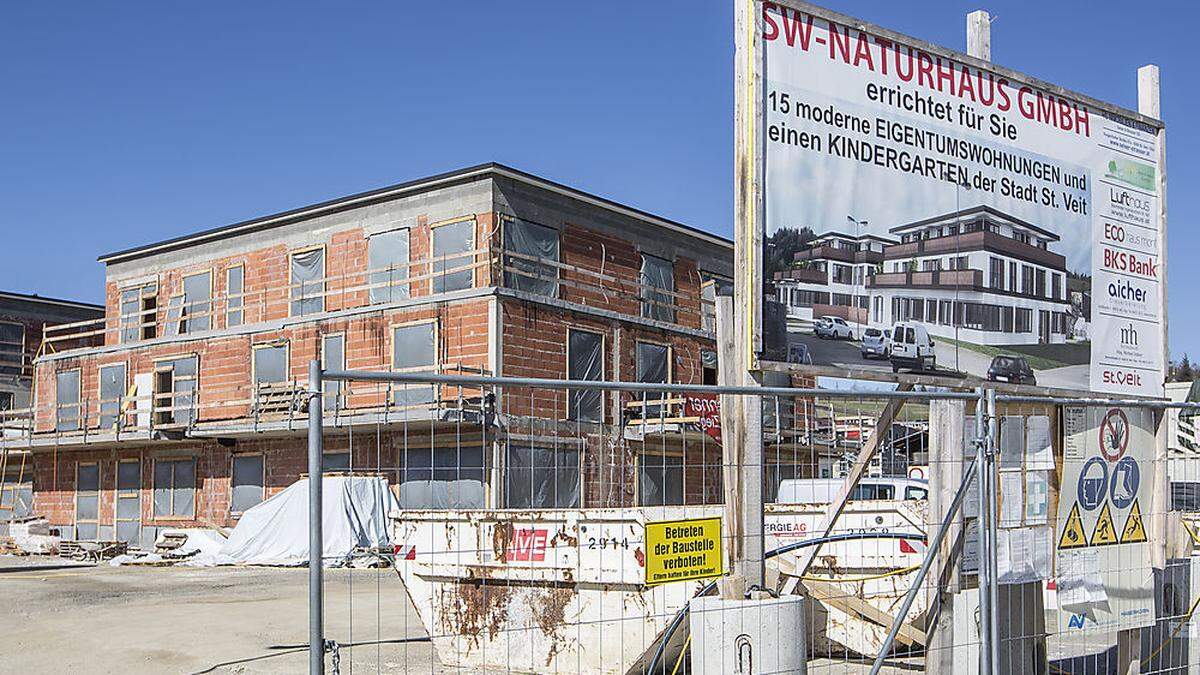 Eine Baustelle. Das Projekt in der Lastenstraße wird etwa sechs Monate später als geplant fertig 