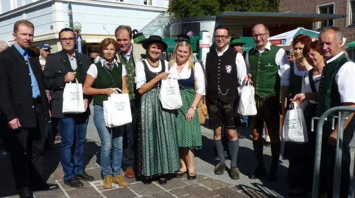 Charme-Offensive statt Protest