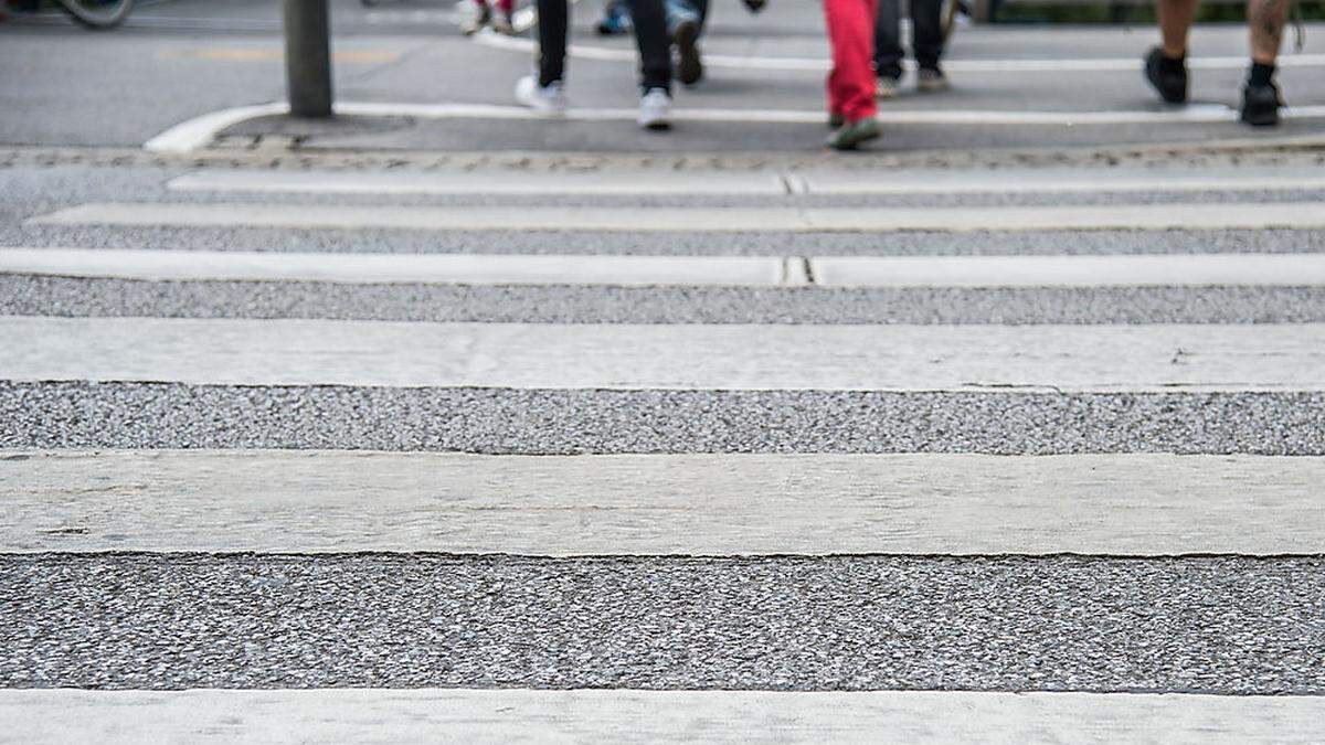 Eine Schülerin wurde auf einem Schutzweg in Villach von einem Auto erfasst