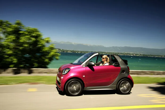 Den achten Rang schafft der offene Smart fortwo. Er ist die günstigste Art, in Österreich ein neues Cabrio zu fahren und auch als Elektroversion zu haben.