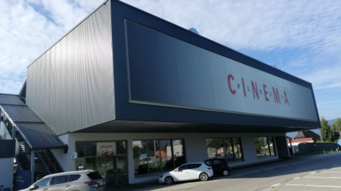 Für Familien hat das Cinemaplexx-Kino beim Stadionbad in Wolfsberg ein besonderes Zuckerl parat: Jeden Sonntag ist Familientag. Da gilt für alle Filme bis 17 Uhr ein Einheitspreis von sieben Euro pro Karte. Das Kino, mit seinen insgesamt fünf Sälen, hat in den Ferien täglich geöffnet.