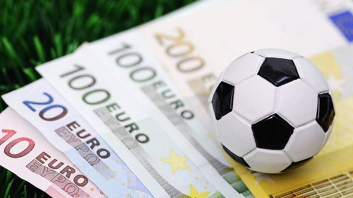 Katar investierte mehrere Milliarden Dollar in die Heim-WM