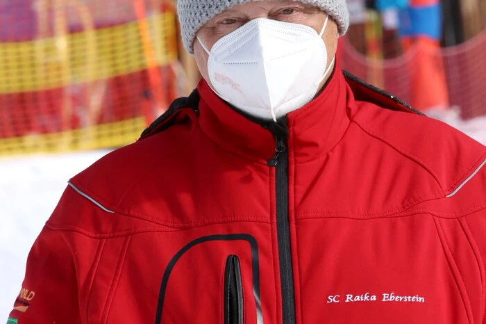 Bei unserem Wochenende-Ausflug auf der Saualpe gesehen: Hans Jörg Zöhrer (Foto), Geschäftsführer der Ebersteiner Liftgesellschaft, „Ebersteiner Kirchtagsmusi“-Frontman Walter Sunitsch, Rallyefahrer Alfred Kramer sowie Steinerhütte-Wirt Berti Süssenbacher. 