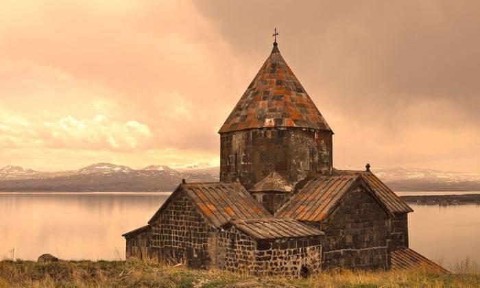 Eine Kirche des Klosters Sewanawank am Ufer des Sewansees