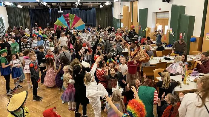 Rund 150 Kinder und 250 Begleitpersonen ließen sich den diesjährigen Kindermaskenball in Neudau nicht entgehen.