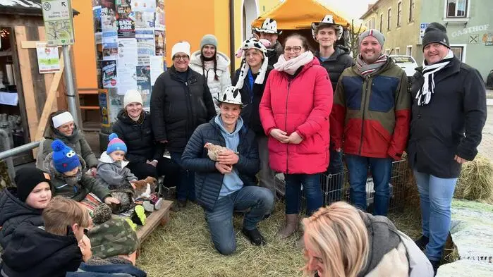 Der zweite Weißkirchner Marktadvent hat sich am Samstag vor dem ersten Adventsonntag als voller Erfolg erwiesen. 