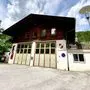 Die Feuerwehr verfügt über sechs Gerätehäuser in Assling. Lediglich jenes in Thal wird nach dem Neubau aufgelassen